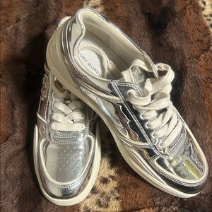 Tory Burch Women's Metallic Silver Sneakers size 8.5. Sneaker only $80.00
